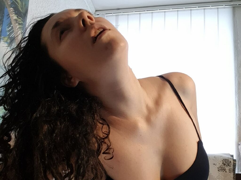 AnaMiles photos