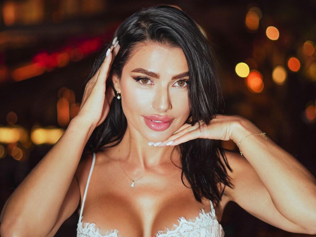BiankaLeoness photos