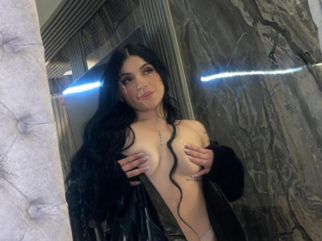 JulietaMessy photos