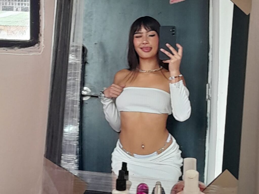 NaomyWatson photos